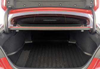 Подержанный автомобиль Toyota Camry Sedan 2022 года (10 фото)