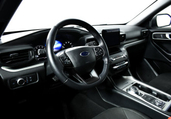 Подержанный автомобиль Ford Explorer 2020 года (9 фото)
