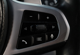 Подержанный автомобиль BMW X5 2020 года (21 фото)