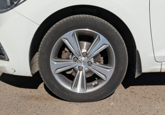 Подержанный автомобиль Hyundai Solaris Sedan 2019 года (12 фото)