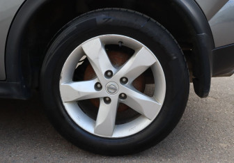 Подержанный автомобиль Nissan Juke 2013 года (9 фото)