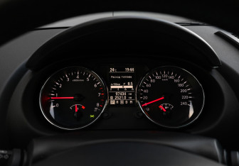 Подержанный автомобиль Nissan Qashqai 2013 года (12 фото)