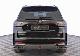 Подержанный автомобиль Changan CS95 2024 года (6 фото)