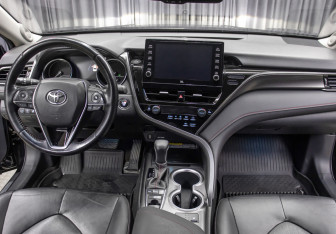 Подержанный автомобиль Toyota Camry Sedan 2021 года (14 фото)