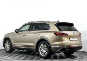 Подержанный автомобиль Volkswagen Touareg 2018 года (7 фото)