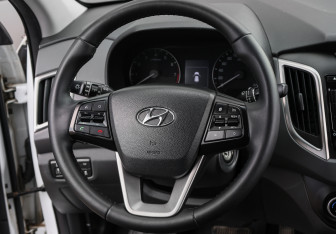 Подержанный автомобиль Hyundai Creta 2016 года (18 фото)