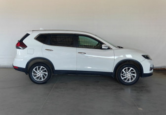 Подержанный автомобиль Nissan X-Trail 2022 года (8 фото)