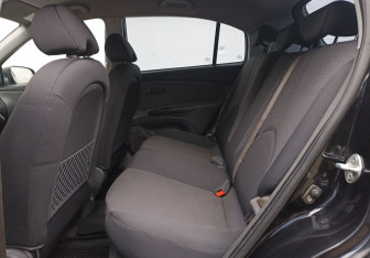 Подержанный автомобиль Kia Rio Hatchback 2011 года (11 фото)