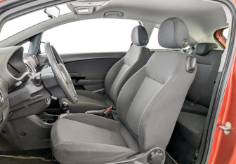 Подержанный автомобиль Opel Corsa 2011 года (20 фото)