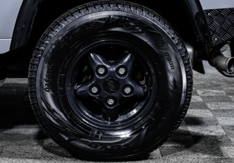 Подержанный автомобиль Land Rover Defender Suv 2008 года (14 фото)