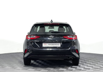 Подержанный автомобиль Kia Ceed Hatchback 2019 года (6 фото)