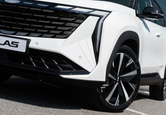 Новый Geely Atlas 2026 (2 фото)