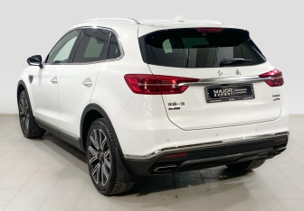 Подержанный автомобиль Hongqi HS5 2023 года (7 фото)