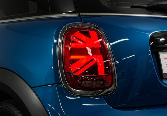 Подержанный автомобиль MINI Hatch 2021 года (19 фото)