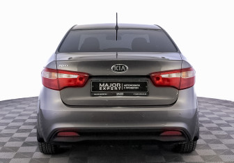 Подержанный автомобиль Kia Rio Sedan 2013 года (6 фото)