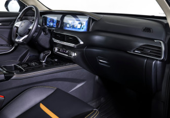 Подержанный автомобиль FAW Bestune T77 2023 года (10 фото)
