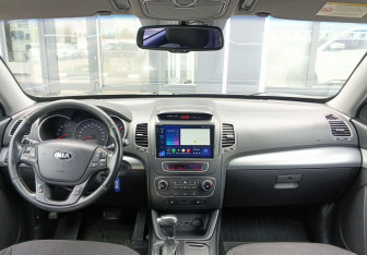 Подержанный автомобиль Kia Sorento 2013 года (11 фото)