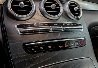 Подержанный автомобиль Mercedes-Benz GLC Coupe 2021 года (25 фото)