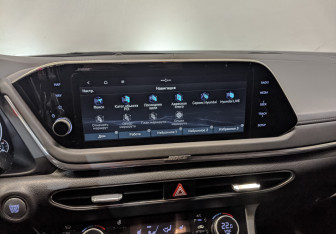 Подержанный автомобиль Hyundai Sonata 2022 года (14 фото)