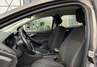 Подержанный автомобиль Ford Focus Wagon 2017 года (17 фото)