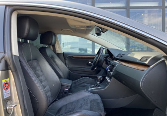 Подержанный автомобиль Volkswagen Passat CC 2012 года (21 фото)
