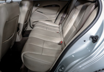 Подержанный автомобиль Jaguar S-Type 2005 года (10 фото)