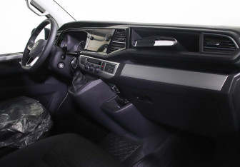 Подержанный автомобиль Volkswagen Multivan 2022 года (5 фото)