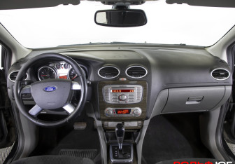 Подержанный автомобиль Ford Focus Wagon 2008 года (12 фото)