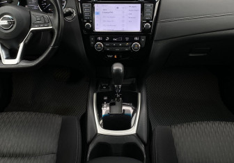 Подержанный автомобиль Nissan X-Trail 2019 года (14 фото)