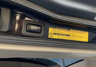 Подержанный автомобиль Lexus LX 2014 года (11 фото)