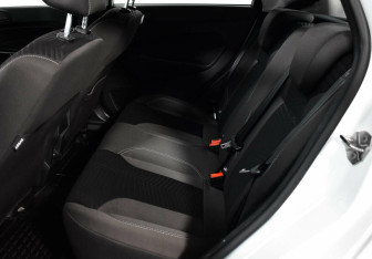 Подержанный автомобиль Ford Fiesta Hatchback 2018 года (8 фото)