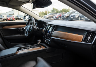Подержанный автомобиль Volvo S90 2020 года (15 фото)