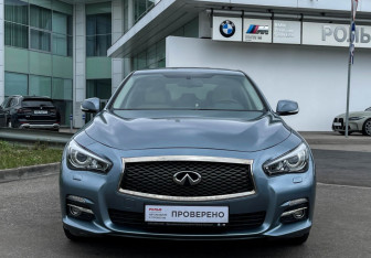 Подержанный автомобиль Infiniti Q50 2017 года (2 фото)