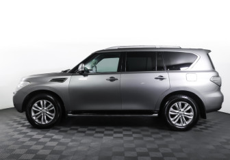 Подержанный автомобиль Nissan Patrol 2011 года (8 фото)