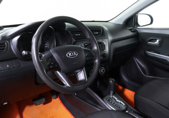 Подержанный автомобиль Kia Rio Sedan 2014 года (8 фото)