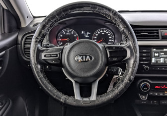 Подержанный автомобиль Kia Rio Hatchback 2019 года (22 фото)