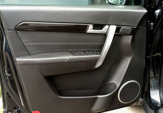 Подержанный автомобиль Chevrolet Captiva 2014 года (19 фото)