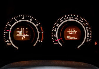 Подержанный автомобиль Toyota Auris Hatchback 2007 года (9 фото)