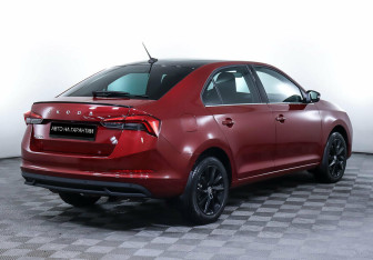 Подержанный автомобиль Skoda Rapid Liftback 2021 года (5 фото)