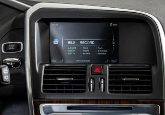 Подержанный автомобиль Volvo XC60 2014 года (14 фото)