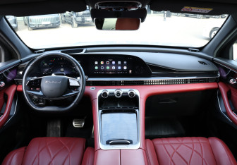 Подержанный автомобиль Exeed RX 2023 года (12 фото)