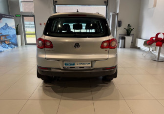 Подержанный автомобиль Volkswagen Tiguan 2010 года (5 фото)