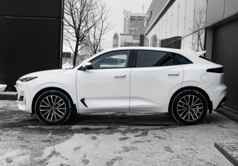 Подержанный автомобиль Changan UNI-K 2023 года (8 фото)