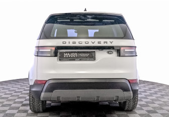 Подержанный автомобиль Land Rover Discovery 2018 года (6 фото)