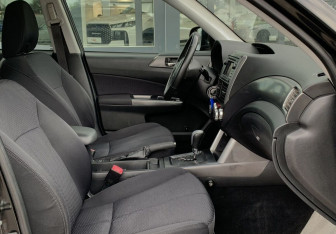 Подержанный автомобиль Subaru Forester Suv 2011 года (21 фото)