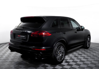 Подержанный автомобиль Porsche Cayenne 2016 года (5 фото)