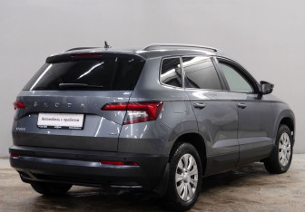 Подержанный автомобиль Skoda Karoq 2020 года (7 фото)