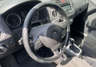 Подержанный автомобиль Volkswagen Tiguan 2010 года (14 фото)