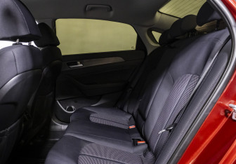 Подержанный автомобиль Hyundai Sonata 2018 года (13 фото)