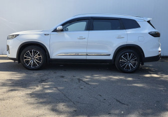 Подержанный автомобиль Chery Tiggo 8 Pro Max 2022 года (8 фото)